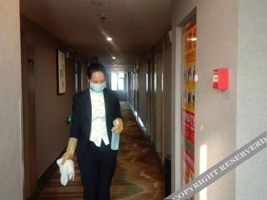 Сиань: Shangpin Yijia Hotel (Xiansanqiao Sobao Center IKEA Home)