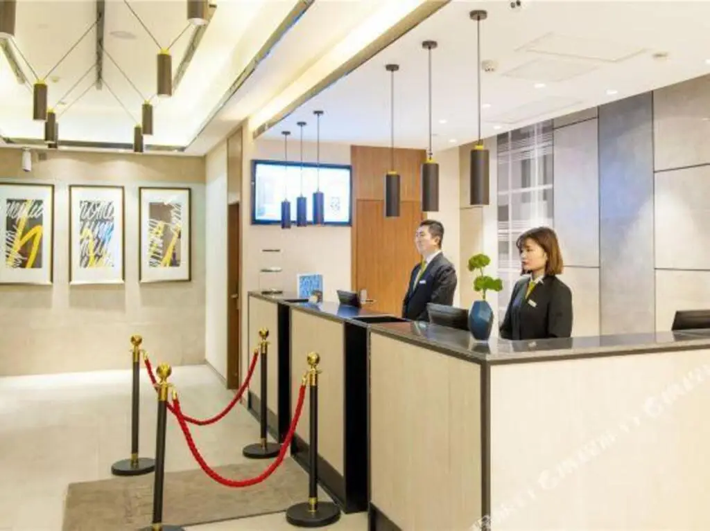 Ухань: Home Inn Plus (Wuhan Zhongnan Subway Station Mengshidai Branch)