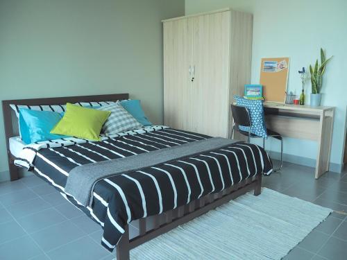 Самутпракан: Thipwichai Apartment