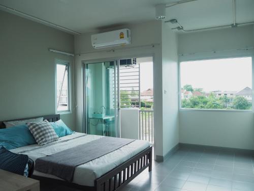 Самутпракан: Thipwichai Apartment