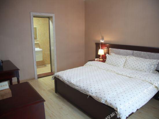 Ичунь: Peace Hotel