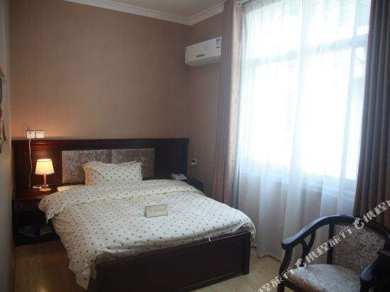 Ичунь: Peace Hotel
