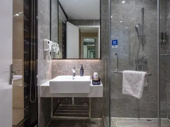 Байсе: Yeste Hotel (Napo)