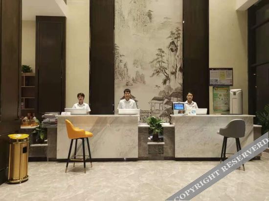 Байсе: Green Oriental Hotel (Baise No. 5 Middle School Sports Center Store)