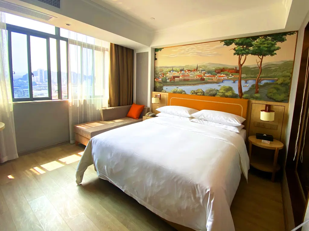 Байсе: Vienna Hotel (Pingguo City Center)