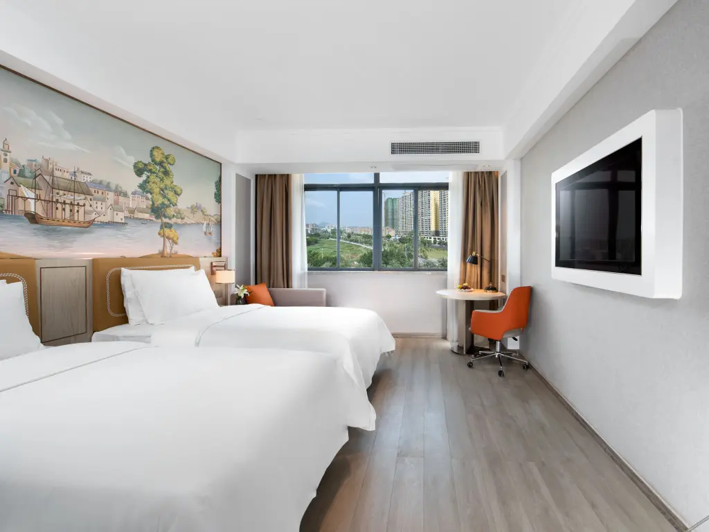 Байсе: Vienna Hotel (Pingguo City Center)