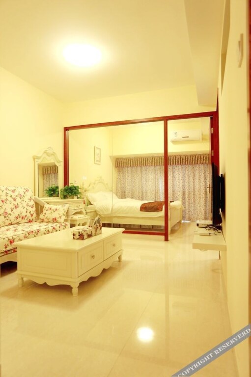 Шэньчжэнь: She He Apartment Nanshan Center Branch