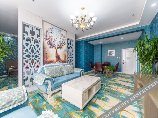 Байинь: Ruina Hotel