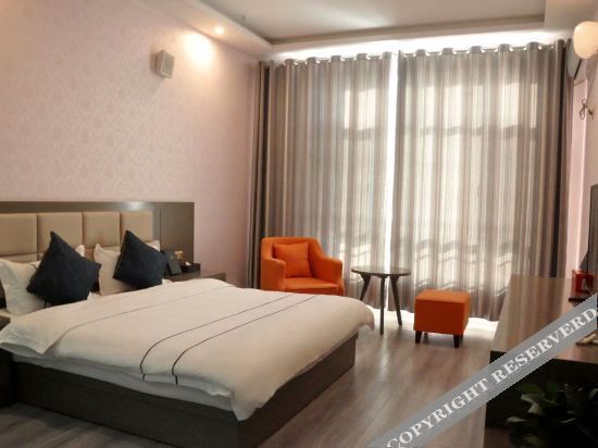 Байинь: Ruina Hotel