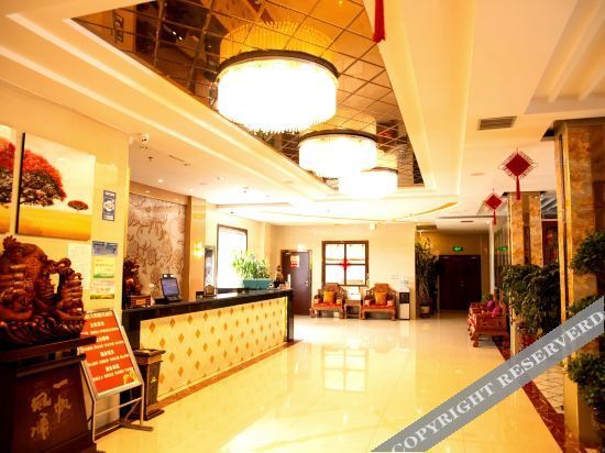 Байинь: Baiyinquxinghongqiao Business Hotel