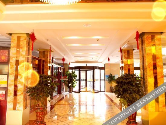 Байинь: Baiyinquxinghongqiao Business Hotel