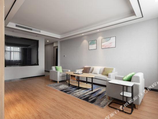 Чжэньцзян: GreenTree Hotel (Zhongbei college store, Danyang glasses Industrial Park)