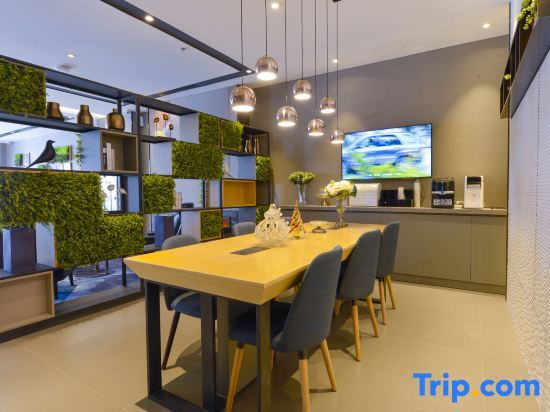 Далянь: Home Inn Selected (Dalian Xinghai Plaza Convention and Exhibition Center)