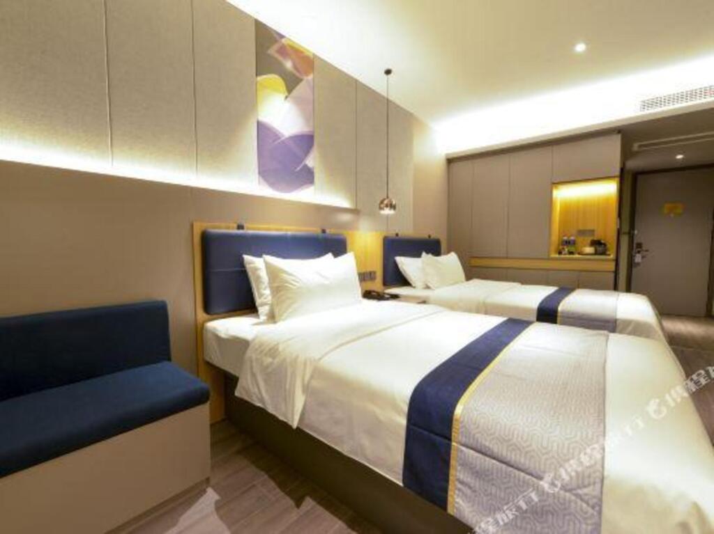 Далянь: Home Inn Selected (Dalian Xinghai Plaza Convention and Exhibition Center)