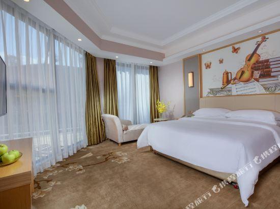 Цзуньи: VIeen  Hotel