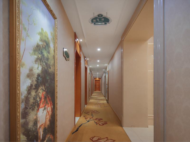 Цзинань: Vienna Hotel Shandong Zhangqiu Ancient City Baimaiquan