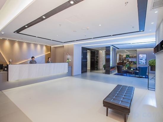 Далянь: Home Inn (Dalian railway station Friendship Plaza subway station)