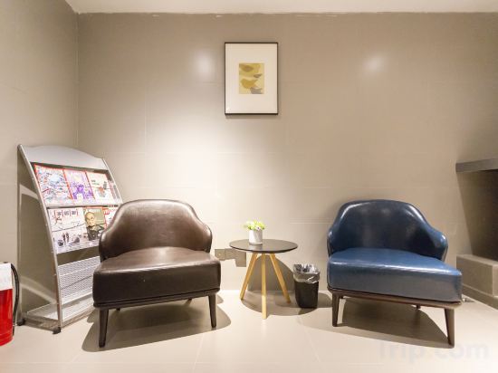 Далянь: Home Inn (Dalian railway station Friendship Plaza subway station)