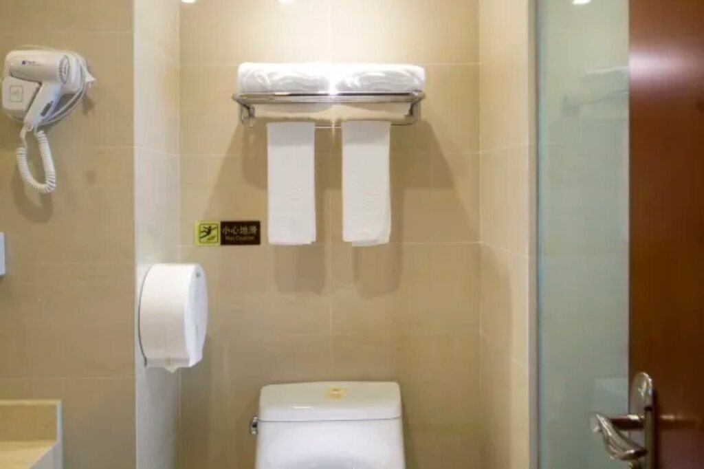 Хойчжоу: Vienna Hotel (Huizhou Boluo High Speed Rail Central Bus Station Hotel)
