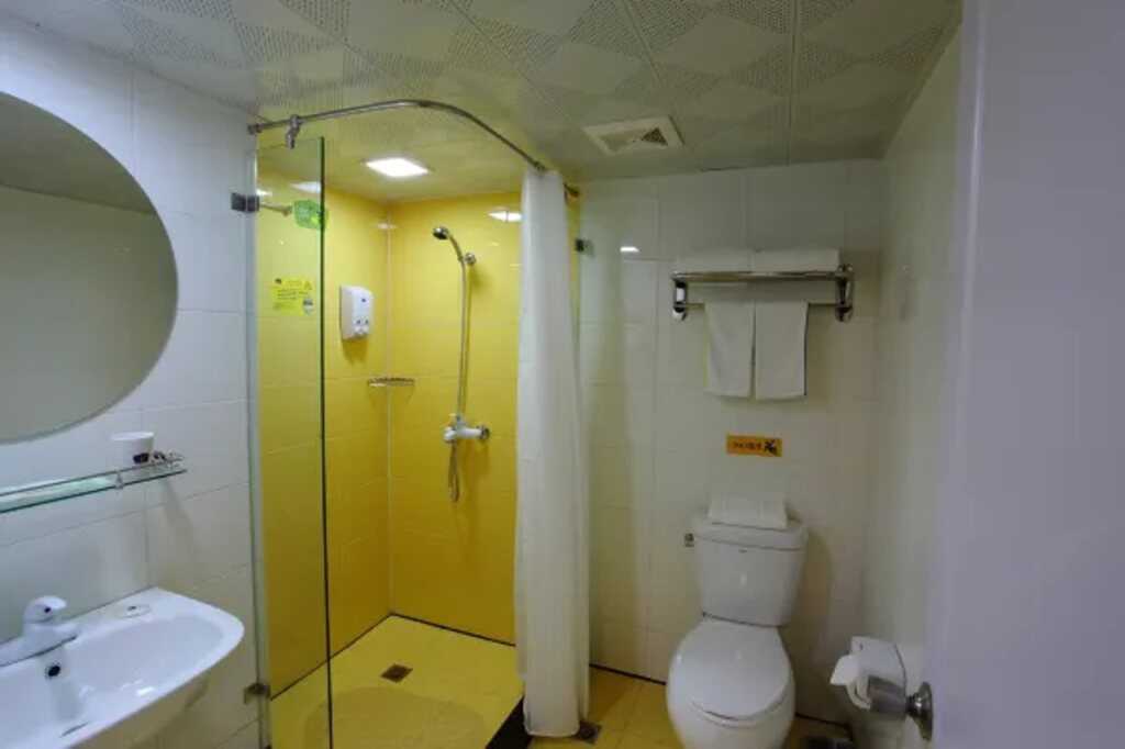 Янчжоу: Home Inn (Yangzhou Slender West Lake Dongguan Street)