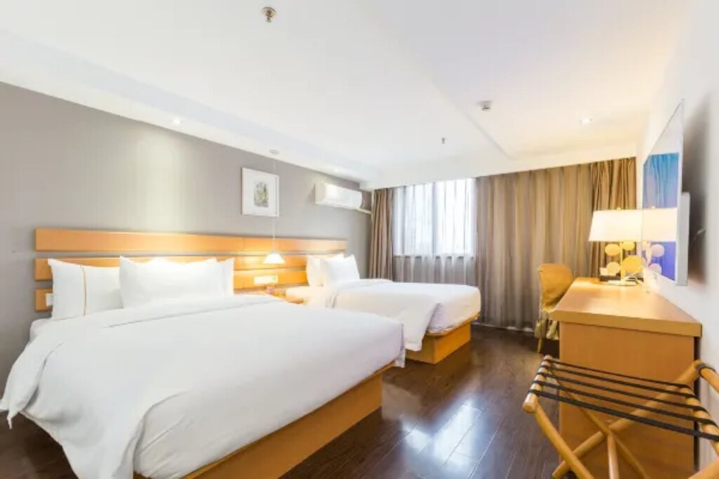 Янчжоу: Home Inn (Yangzhou Slender West Lake Dongguan Street)