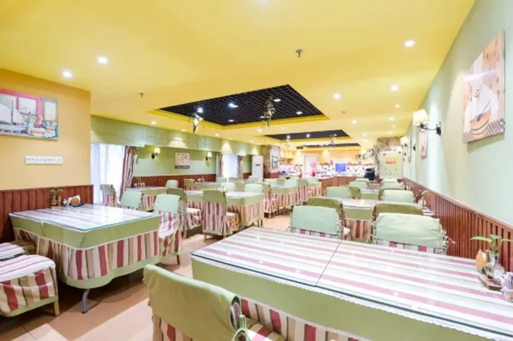 Янчжоу: Home Inn (Yangzhou Slender West Lake Dongguan Street)