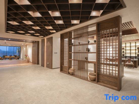 Цзинхун: Yunzhou Jiangjing Resort Hotel ( Jinghong Jiaozhuang Xishuangjing Xingguang Night Market)