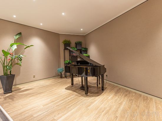 Шанхай: Home Inn Plus (Kunshan International Expo Center Huaqiao Metro Station)