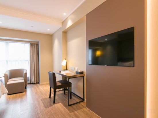 Шанхай: Home Inn Plus (Kunshan International Expo Center Huaqiao Metro Station)
