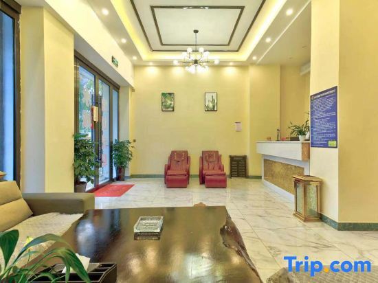 Дали: Eryuan Shuicheng Zhilian Hot Spring Theme Hotel