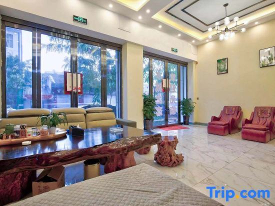 Дали: Eryuan Shuicheng Zhilian Hot Spring Theme Hotel