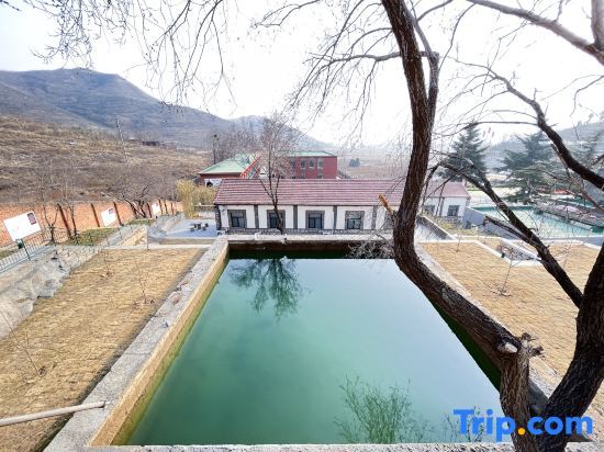 Аньян: Hongqi Canal Research and Growth Camp Shanshui Residence