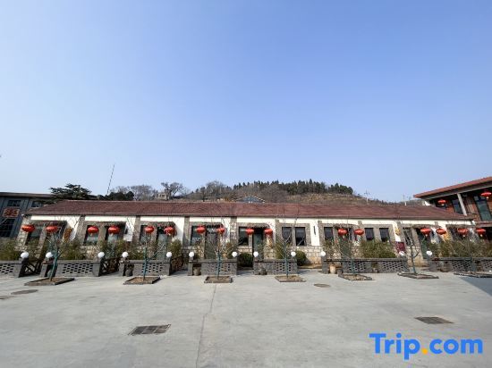 Аньян: Hongqi Canal Research and Growth Camp Shanshui Residence