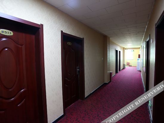 Баодин: Yiyi Chain Hotel (Shunping Baoding Bank Shop)
