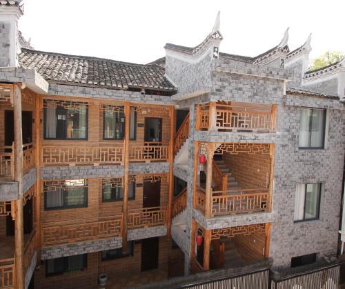 Fenghuang Weijianshan Guesthouse — фото 1