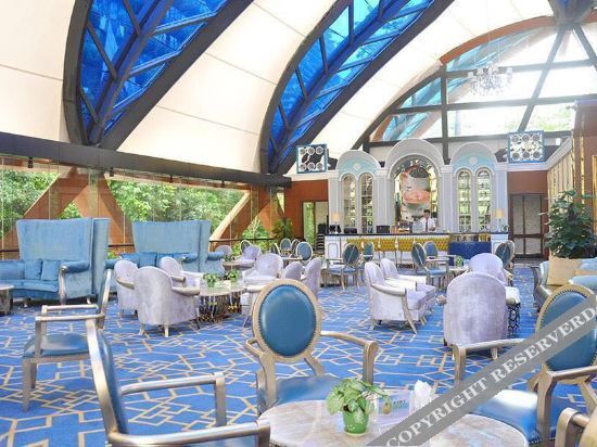 Санья: Sanya Beauty Crown Happy Tree Resort