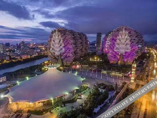 Санья: Sanya Beauty Crown Happy Tree Resort