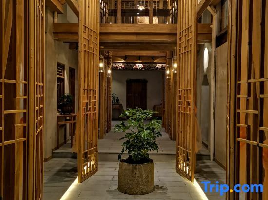 Мейчжу: MeiZhou JZL  B & B