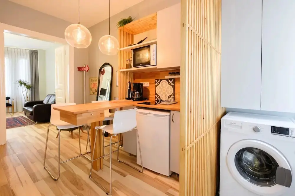 Стамбул: Stylish Flat w Balcony 8 min to Istiklal Ave