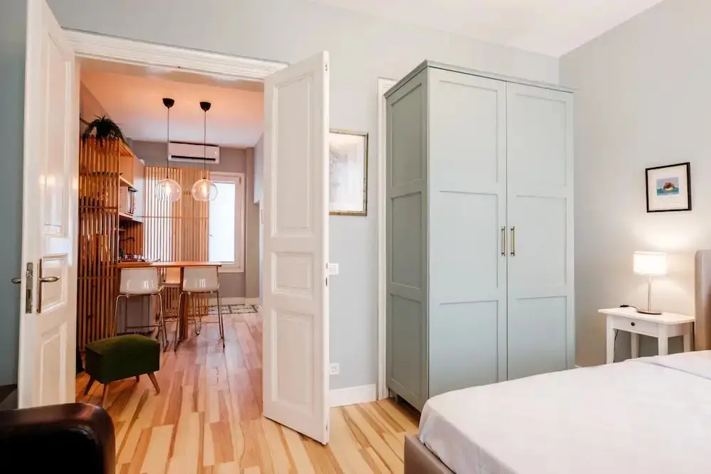 Стамбул: Stylish Flat w Balcony 8 min to Istiklal Ave