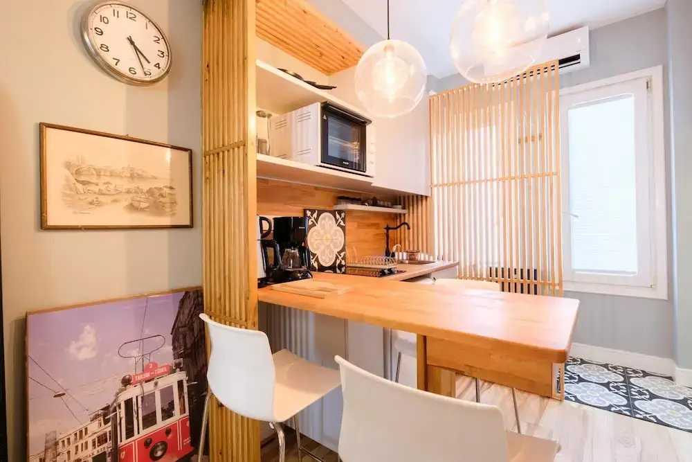 Стамбул: Stylish Flat w Balcony 8 min to Istiklal Ave