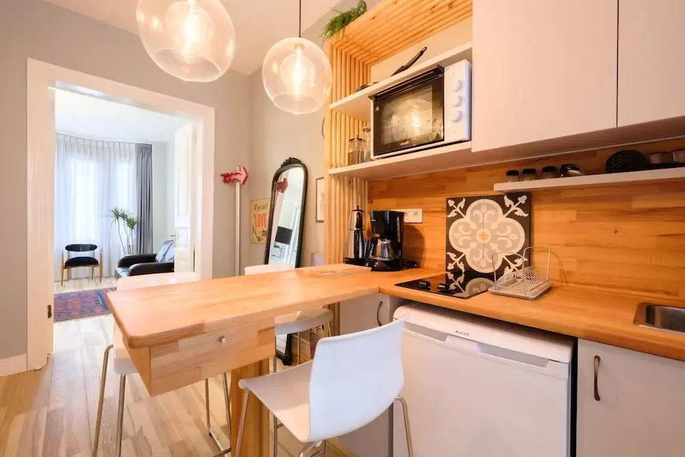 Стамбул: Stylish Flat w Balcony 8 min to Istiklal Ave