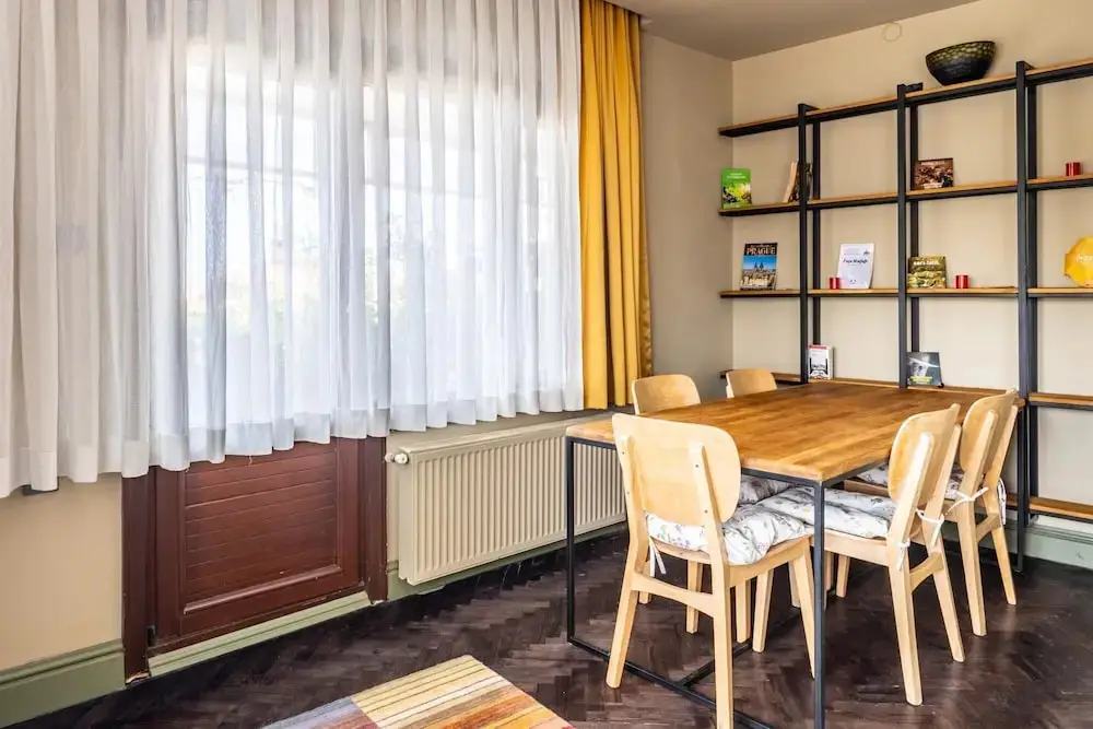 Стамбул: Chic Flat w Balcony BBQ 10 min to Emaar in Uskudar
