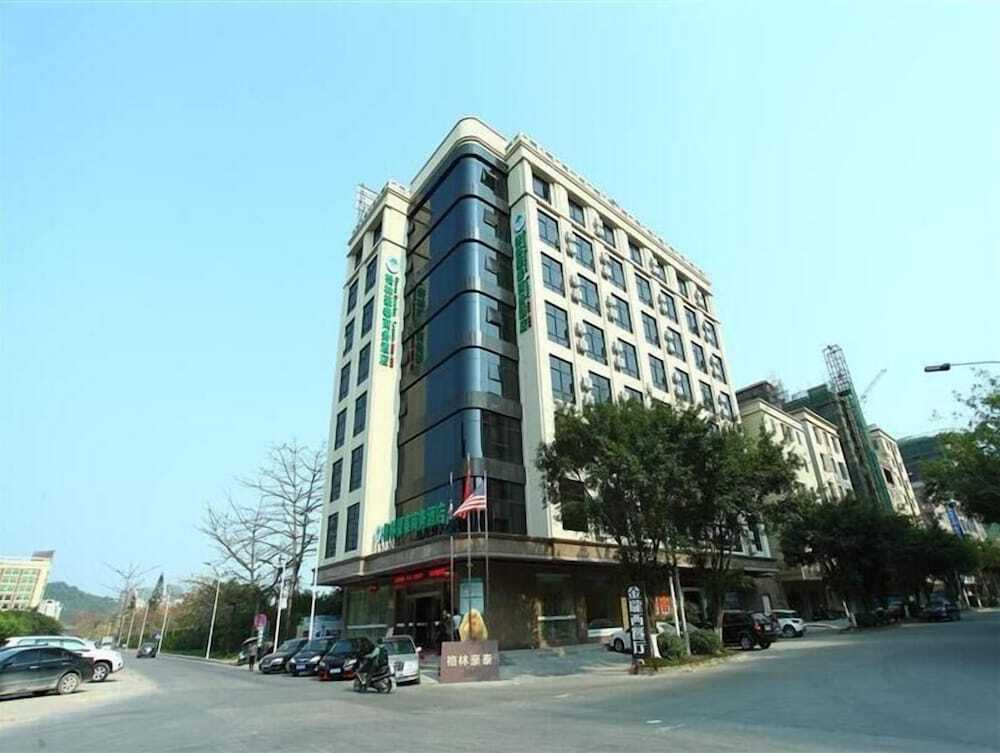 GreenTree Inn GuangDong HuiZhou South Railway Station DanShui RenMin Road Business Hotel — фото 1