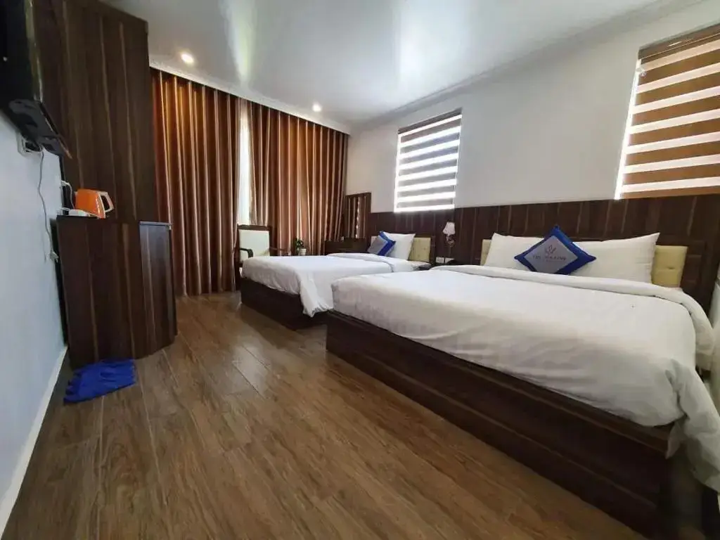 Халонг: Khach san Hai Quan - The Marine Hotel