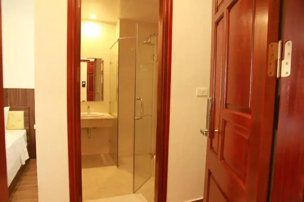 Халонг: Khach san Hai Quan - The Marine Hotel