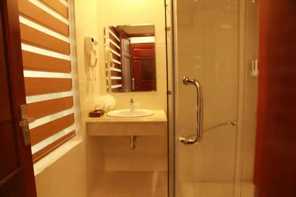 Халонг: Khach san Hai Quan - The Marine Hotel