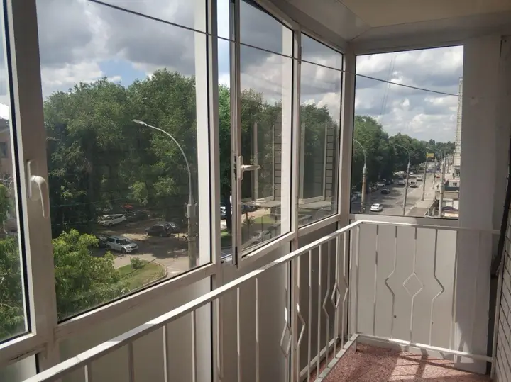Воронеж: Две Подушки на улице 9 Января 54В
