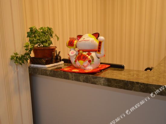 Циндао: Qingdao Fengyuanzhijia Business Hotel
