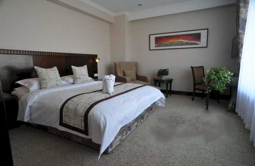 Яньтай: Yantai Celebrity Hotel